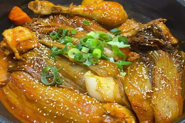 다른 반찬 없이 쌀밥을 동낼 수 있는 묵은지 맛집 BEST5