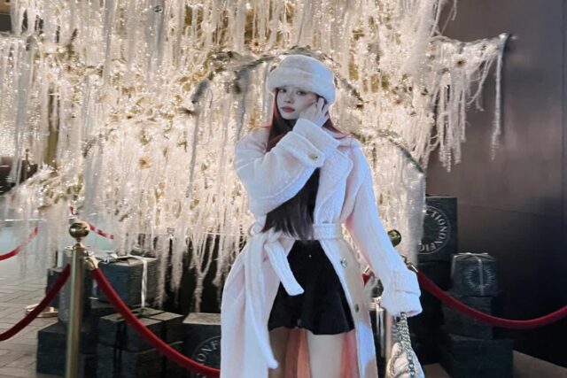 프리지아, 겨울을 빛낼 화려한 홀리데이룩 모음.zip