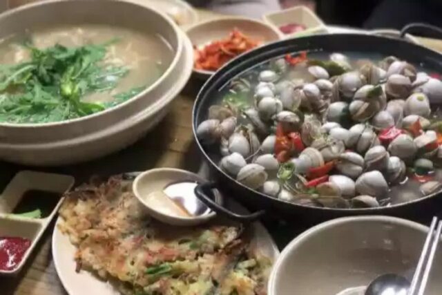 쫄깃한 면발, 골라먹는 묘미가 쏠쏠한 칼국수 맛집 BEST5