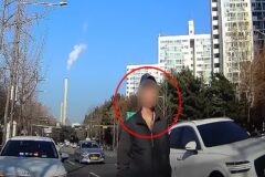 “과속하셨죠? 단속하는 이 사람, 경찰 아니고 ‘자율방범대’랍니다”