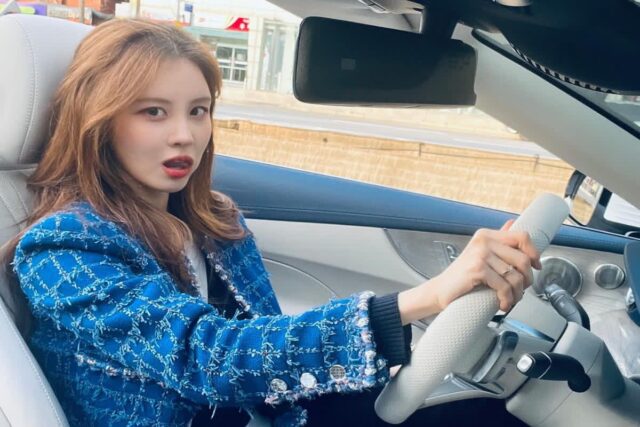 오픈카에 어울려? 서현, 도심 속 럭셔리 스타일링