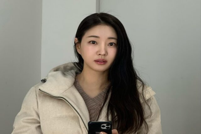 김사랑, 일상에서도 빛나는 겨울 패션