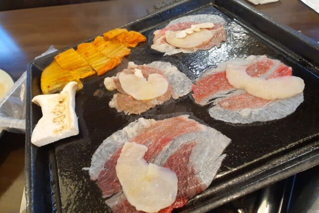 이영자도 먹고 울고 갔다는 차돌삼합 맛집 진대감