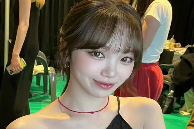 르세라핌 김채원, 물오른 미모 돋보이는 우아한 원숄더 드레스룩