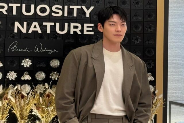 김우빈, 모노톤 슈트로 완성한 세련된 매력의 정석