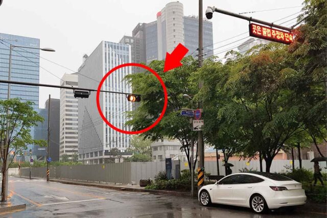 “말 더럽게 안 듣네” 운전자들, 신호등 때문에 인생 나락갈 위기 오열!!