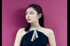 최우수 연기상의 자태… 안은진, 길채의 우아한 홀터넥 드레스룩