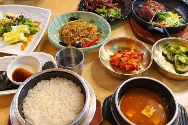 윤기도는 쌀밥과 풍부한 영양, 솥밥 맛집 BEST5
