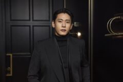 20년 만에 미국에서 여자와 재회한 뒤 또 다시 기쁜 소를 맞은 배우