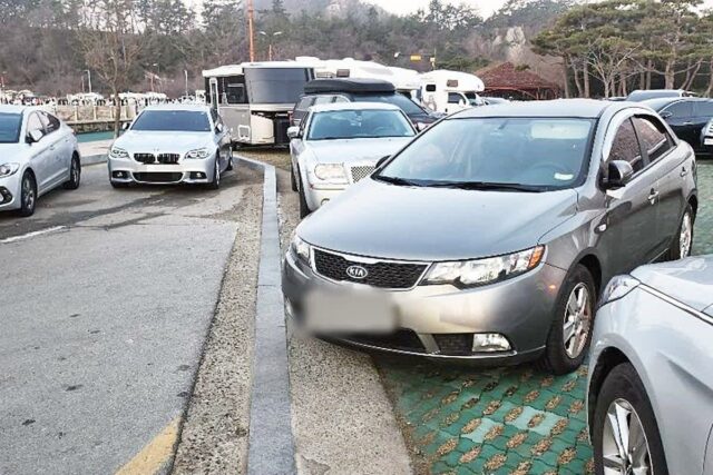 ‘새해부터 진상’.. 주차장 막고 해돋이 보러간 女, 네티즌 결국 ‘격노’