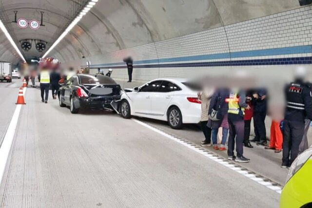 ‘맞아도 싸다’.. 터널 급정거에 아내 뺨 때린 남편, 네티즌 반응은요