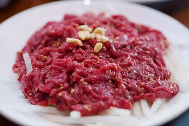 쫄깃한 식감! 유쾌하게 즐기는 육회 맛집 BEST5