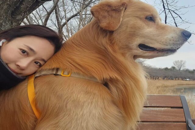 문정희, 반려견 ‘마누’와 함께 즐긴 겨울 러닝…”반려아이들과 함께 건강한 겨울 보내세요♡”
