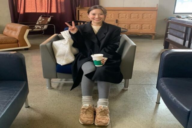 분위기가 다하는 차콜, 그레이 타이즈 코디법 #핀터레스트 감성