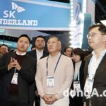 [CES 2024]美서 ‘정의선 VIP고객님’ 맞이한 최재원 SK온 대표 수석부회장