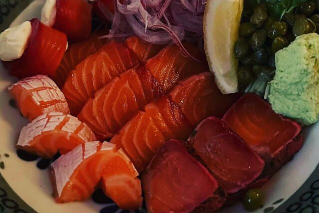 특유의 기름지고 고소한 맛으로 입맛을 사로잡는 연어 맛집 BEST5