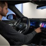 “업그레이드는 좋은데 크기부터 좀…” BMW, 인포테인먼트 업데이트