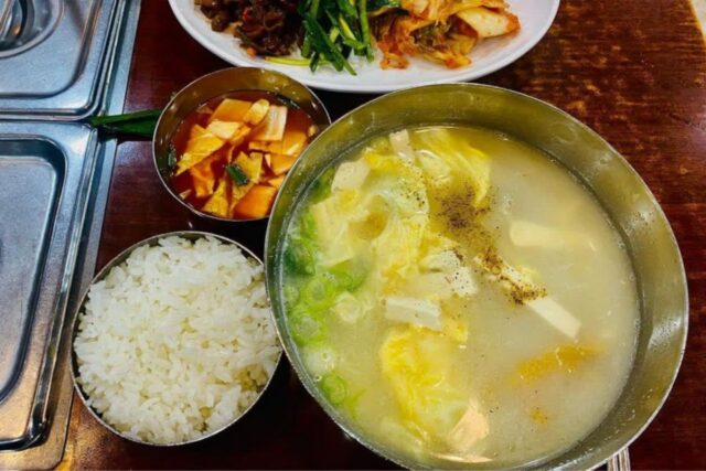 국물 한 모금에 전신이 녹아내리는 국밥 맛집 BEST5