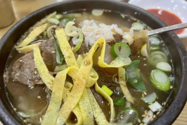 오랜시간 우려낸 풍부한 육향의 국물 맛, 곰탕 맛집 BEST5