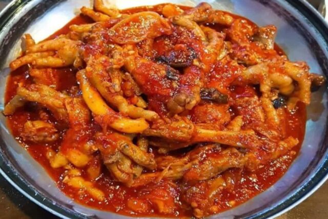 탱글한 식감과 매콤한 양념의 국민 안주! 닭발 맛집 BEST5