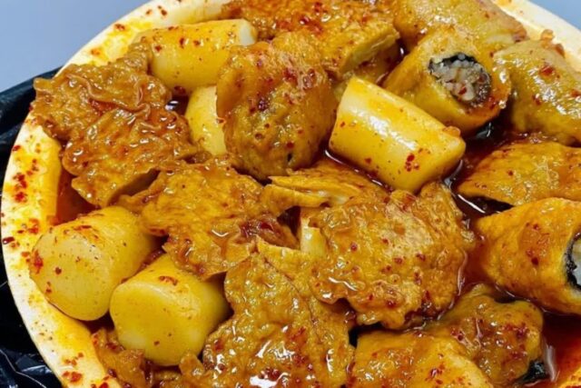 매콤 달콤! 오감을 충족시키는 떡볶이 맛집 BEST5
