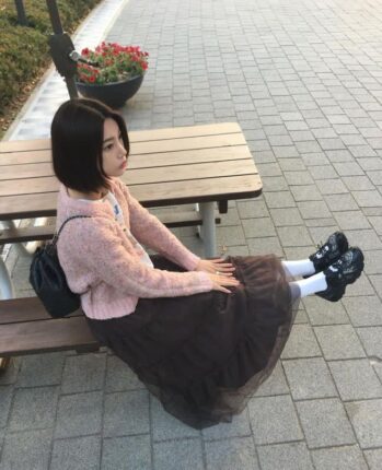 뽕뽑각 치마에어울리는 운동화 zip