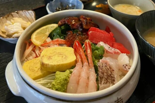 한 그릇에 담은 화려한 미식, 덮밥 맛집 BEST5