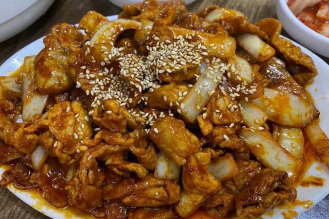 아무 반찬 없이 ‘이거’ 하나면 끝! 제육볶음 맛집 BEST5