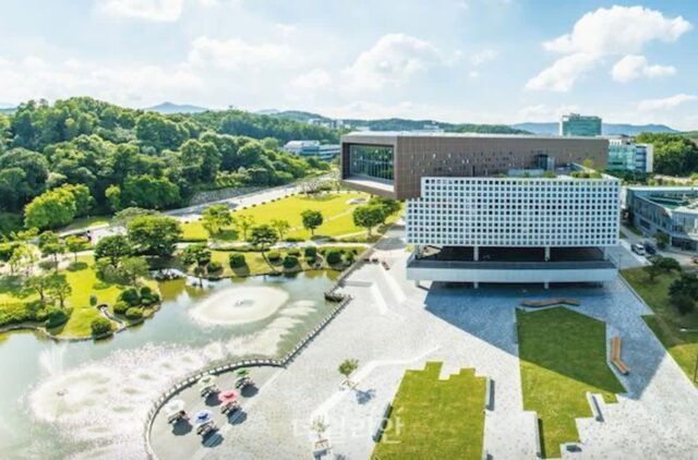 KAIST, 차세대 2차원 반도체 다기능 전자 소자 개발