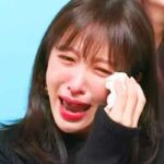 여자친구 우는데 흐뭇하게 바라보는 남자친구