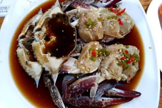“밥 한 공기로는 모자라!” 밥 공기 줄 세우는 간장게장 맛집 BEST5