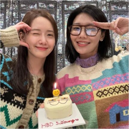 수영 생일 파티룩으로 착용한 윤아 니트 가디건 브랜드는?