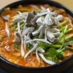 속 풀어주는 얼큰한 육수에 갖은 재료들이 한데 어우러진 매운탕 맛집 BEST5