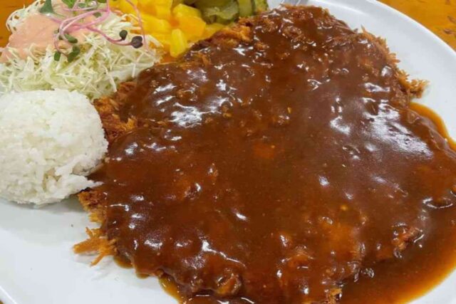소스에 푹 적셔 먹는 맛이 진또배기라는 경양식 돈까스 맛집 BEST5