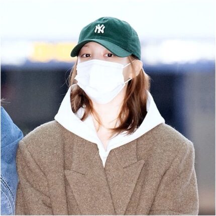 트와이스 나연 공항패션 더로우 가방 마고백 & 롱코트 가격은?