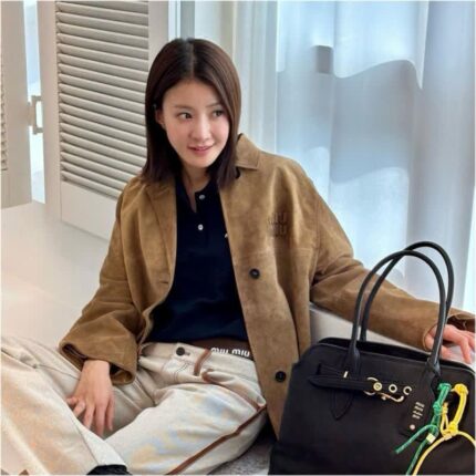 이시영 빅백 신상 미우미우 가방 가죽자켓 봄코디 추천