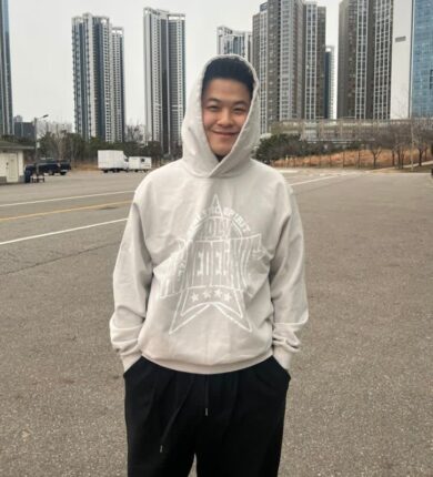 세븐틴 정한 오버핏 후드티 브랜드 아크메드라비만 리뷰