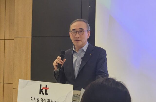 [MWC 2024] 아쉬움 내비친 KT 김영섭…“내년엔 더 임팩트 있는 기술 전시”