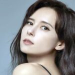 팬들에게 감동을 준 일본계 영국 혼혈 미녀의 가슴 타투