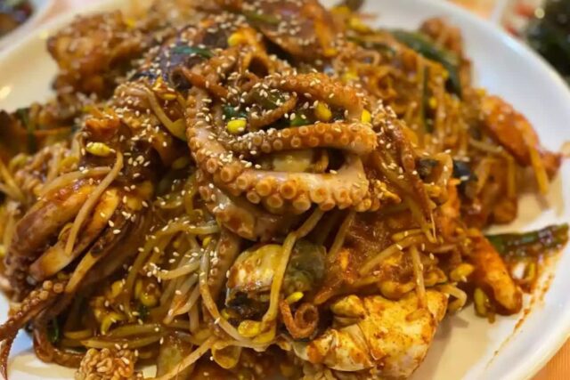 매콤한 양념에 아삭한 콩나물! 해물찜 맛집 BEST5