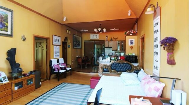 황토로 뒤덮여 있던 주택이 ‘이렇게’나 바뀔 수 있다고요?! 하늘이 놀라겠네…