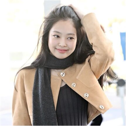 제니 공항패션 신상 샤넬 가방 스웨이드 크롭자켓 사복 코디