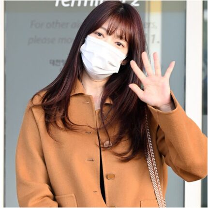 박신혜 공항패션 에르메스 가방 켈리백 카멜 자켓 코디