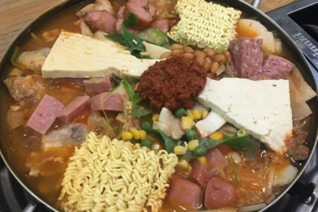 완벽한 재료의 궁합! 부대찌개 맛집 BEST5