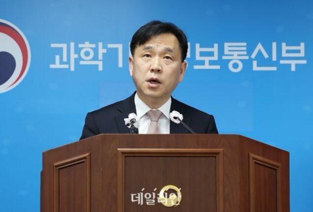 강변 테크노마트 찾은 과기부…단통법 애로사항 청취