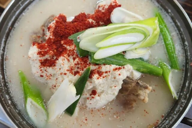 “고소함 UP!” 국물 한 모금에 감칠맛까지, 감자탕 맛집 BEST5