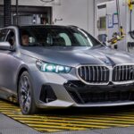 “드디어 공장 돌아간다!” BMW 5 시리즈 투어링 신형, 생산 시작