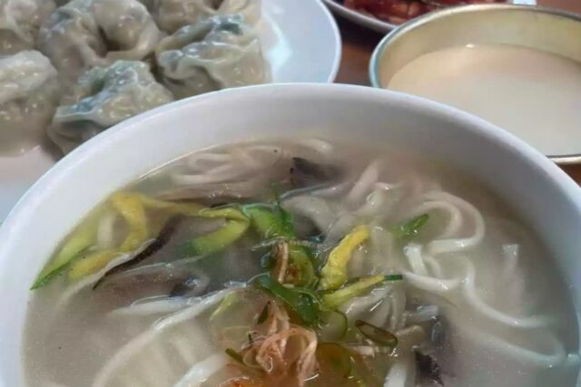 진득한 국물 맛이 살아 있는 칼국수 맛집 BEST5