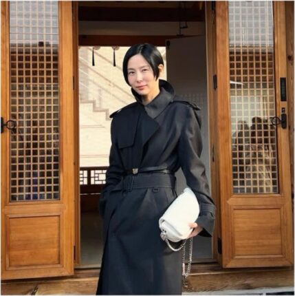 시크한 김나영 올블랙 트렌치코트 신상 버버리 가방 정보