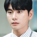 김고은한테 굿 한번 받아야 할 것 같은 이이경